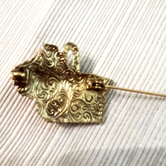 Picnic Basket Brooch pink roses - Picture 3 of 4